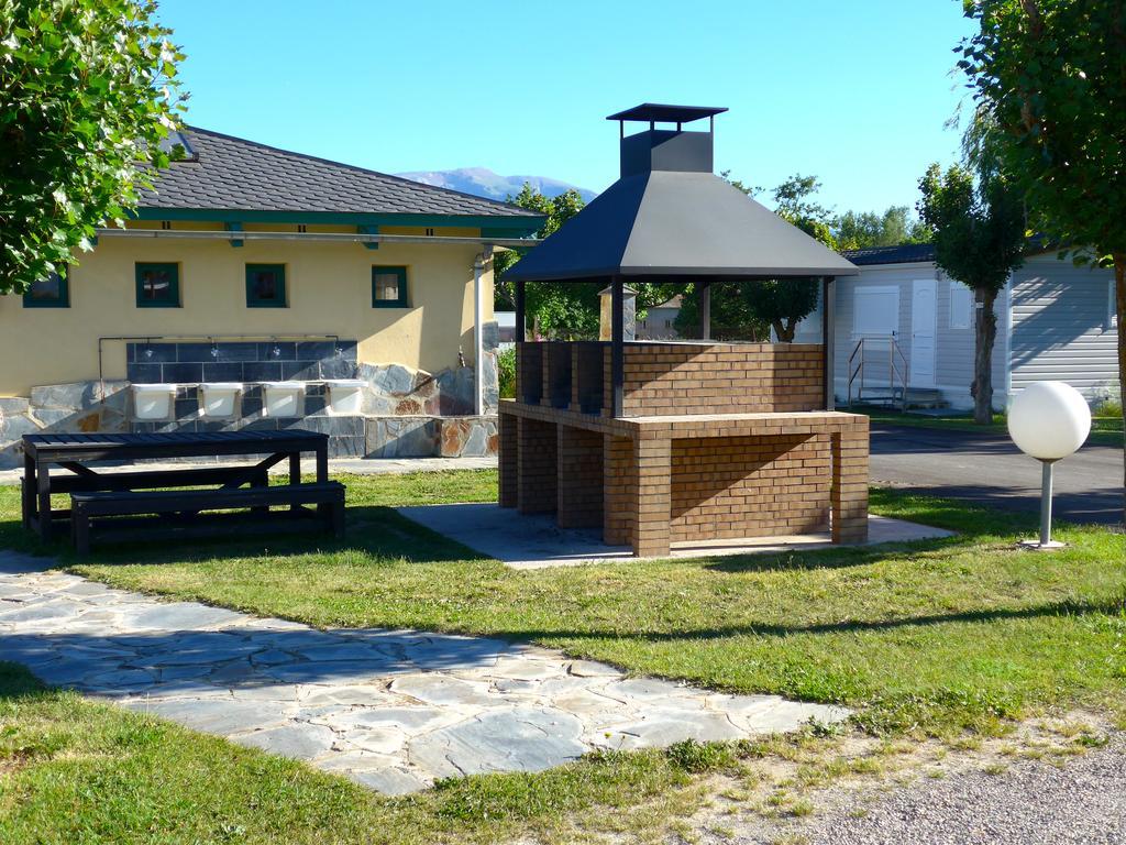 Hotel Camping Mas Piques Bourg-Madame Exterior foto